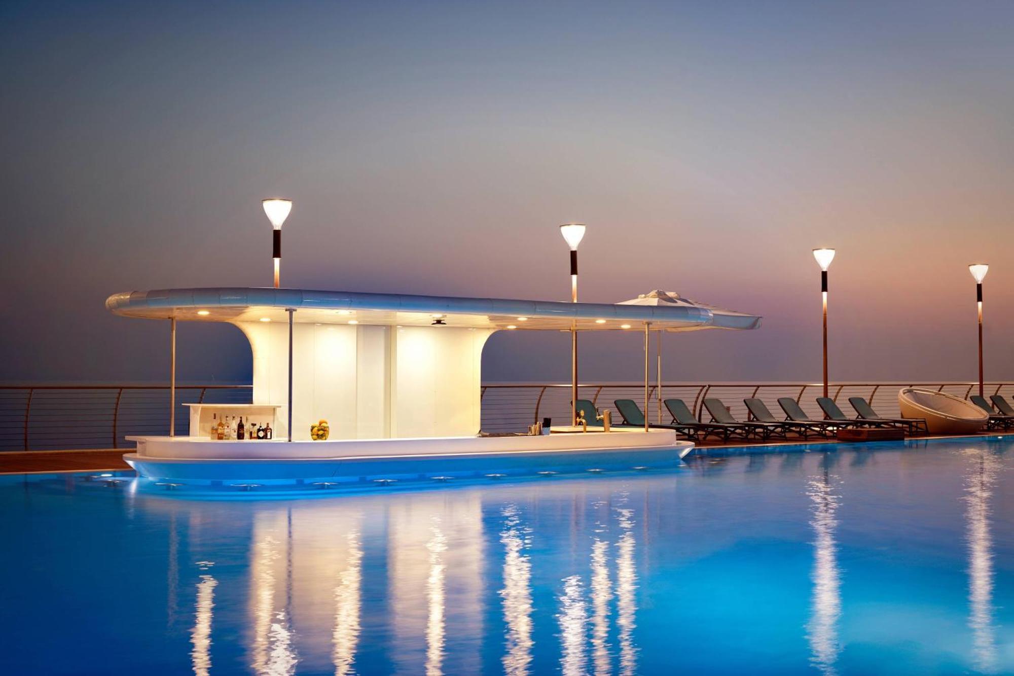 Paragraph Resort & Spa Shekvetili, Autograph Collection Eksteriør bilde The pool at the Sky Bar